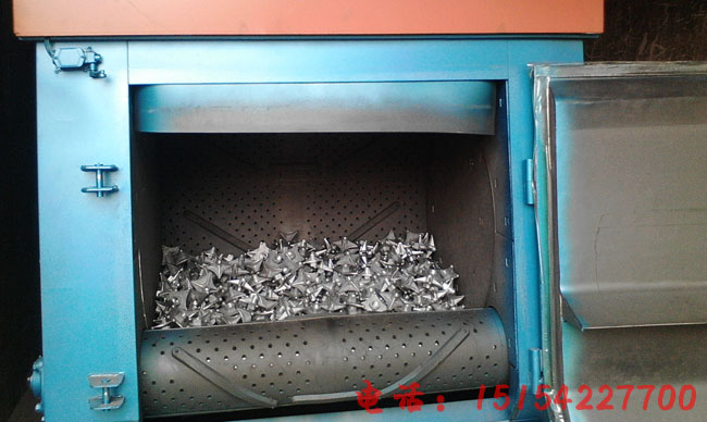 Q326履帶式拋丸機(jī)清理工件 Q326履帶式拋丸機(jī)清理工件